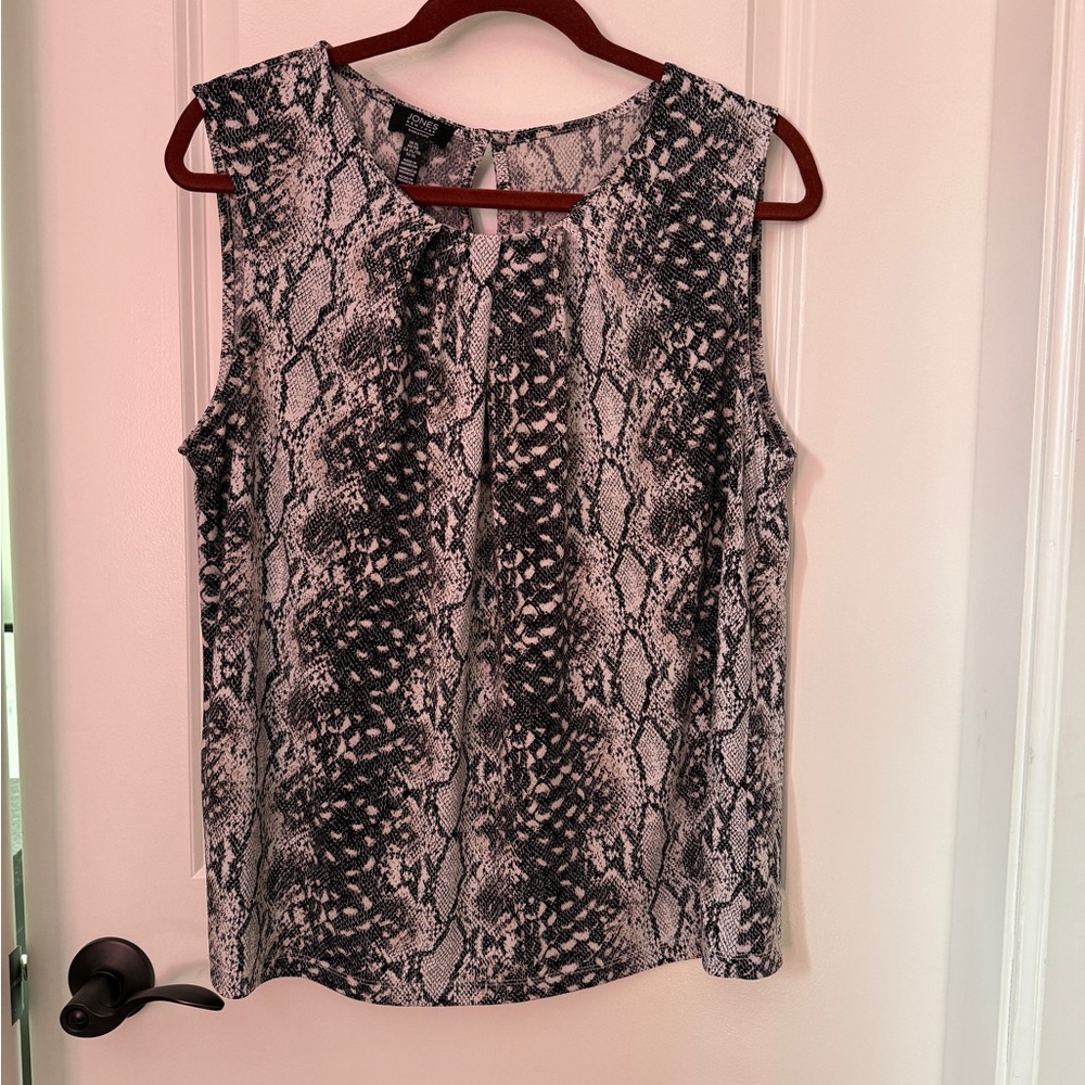 Sleeveless Snake Print Top